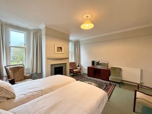 Photo 25- click for photo gallery